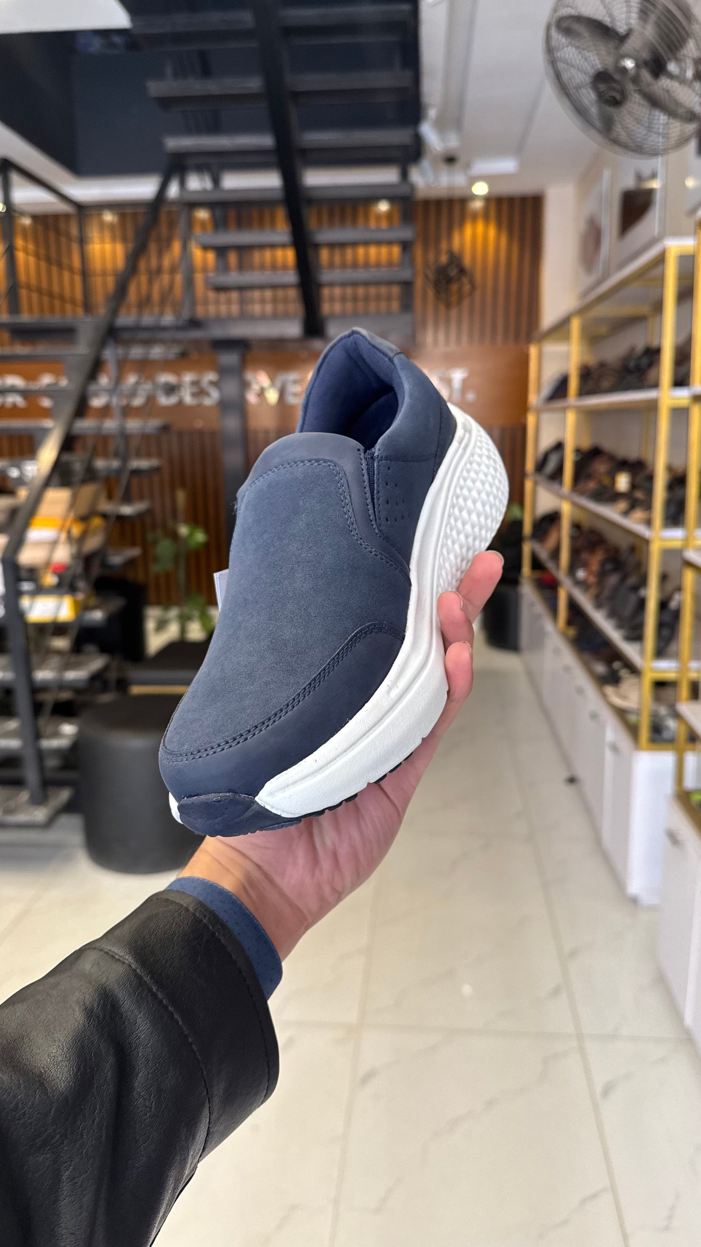 SP 197 ARCH SLIP ON